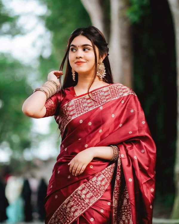 প্রিমিয়াম বধুয়া বেনারসি জাপানি সিল্ক শাড়ী + ম্যাচিং ব্লাউজ পিস SS-03